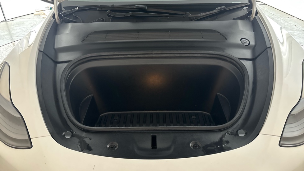 TESLA MODEL Y Image 16