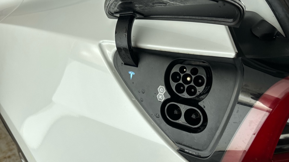 TESLA MODEL Y Image 21