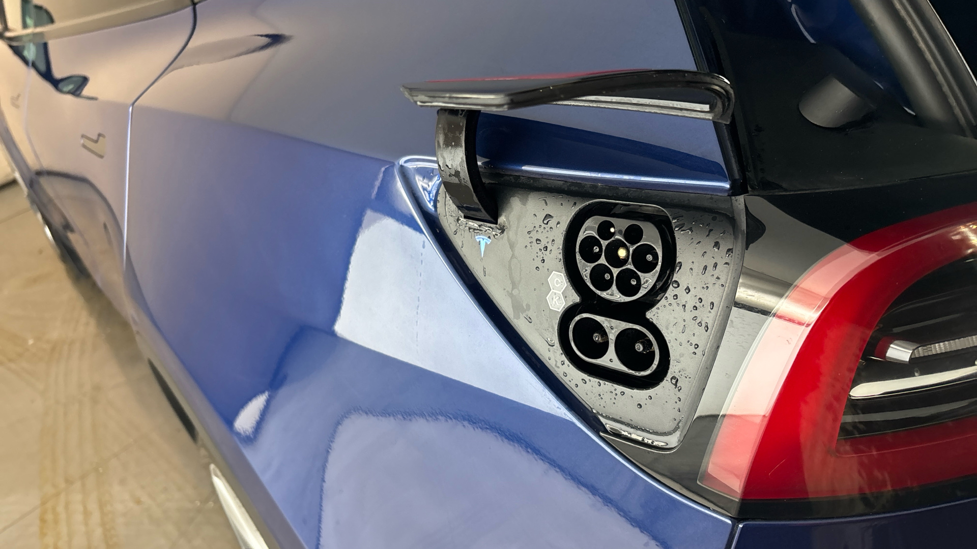 4020696 Long Range AWD 5dr Auto