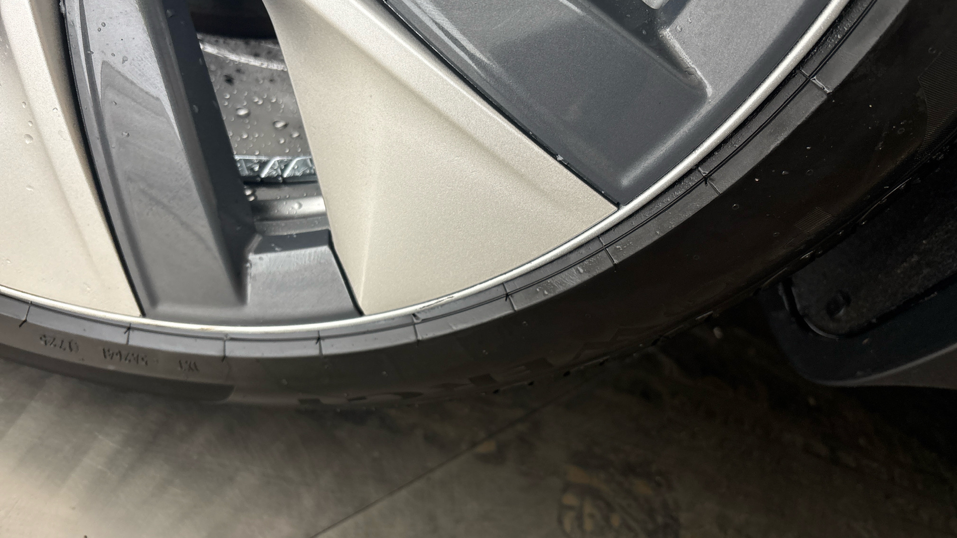 4020646 Long Range AWD 5dr Auto