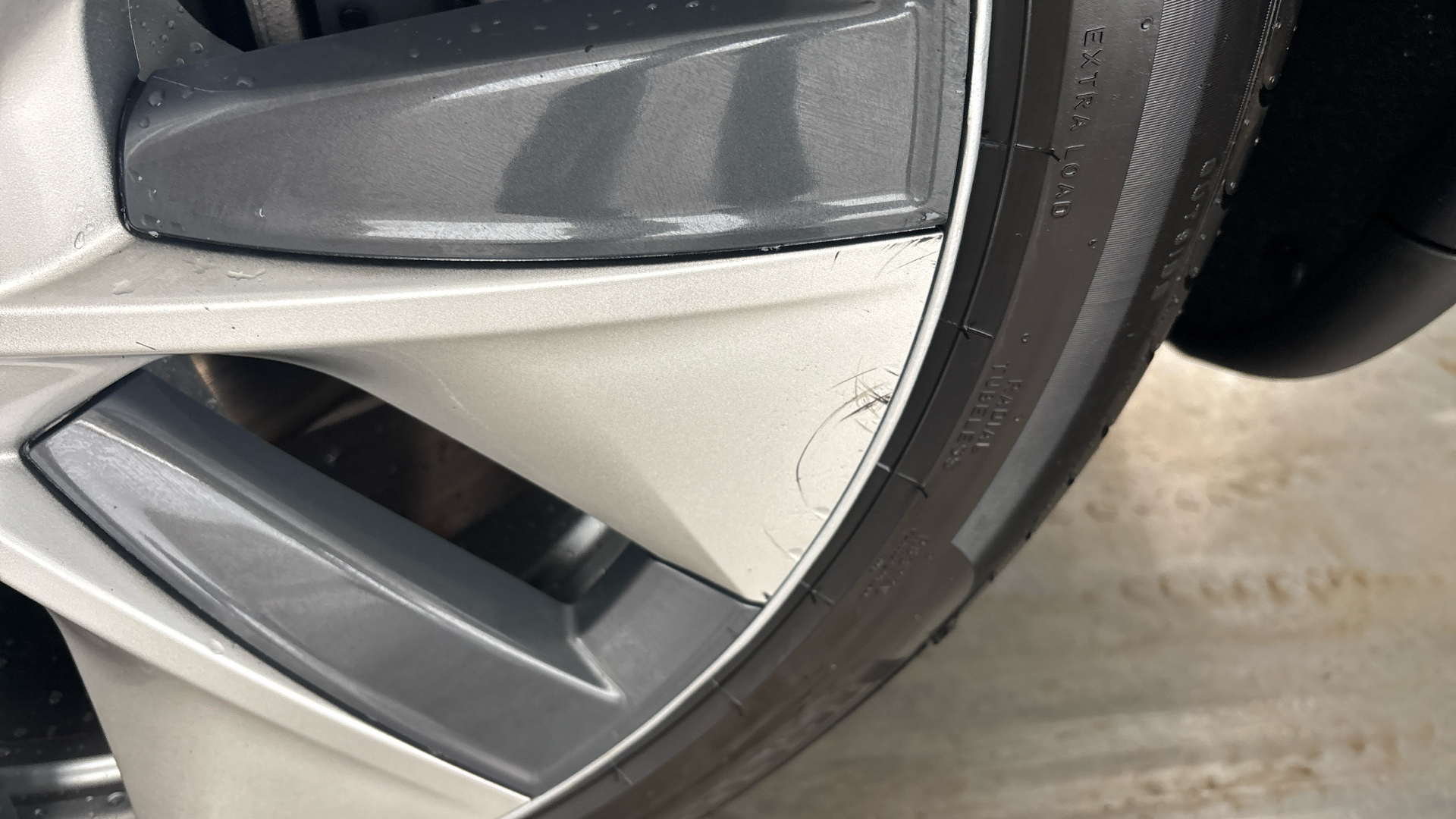 4020646 Long Range AWD 5dr Auto