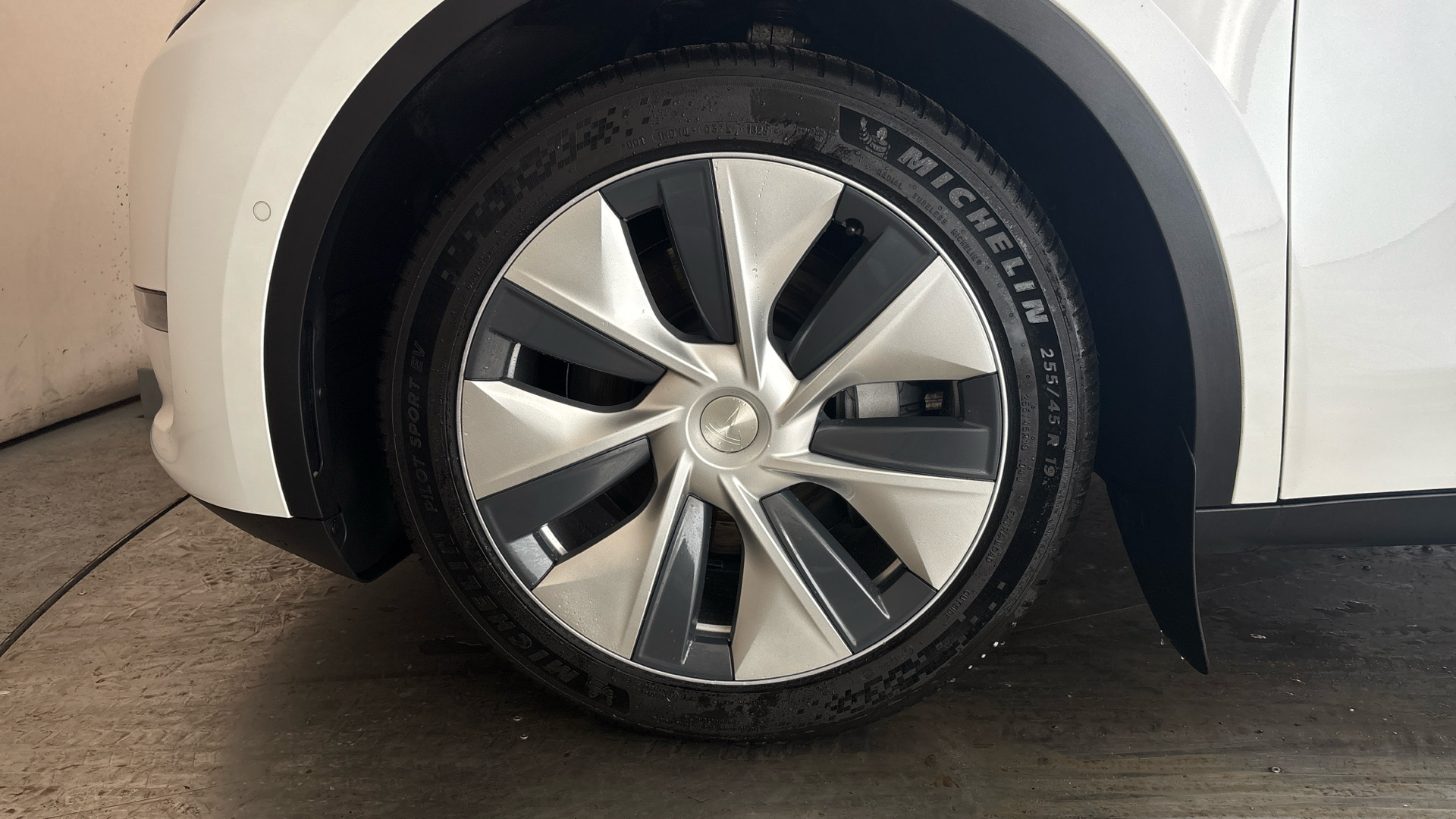 4020646 Long Range AWD 5dr Auto