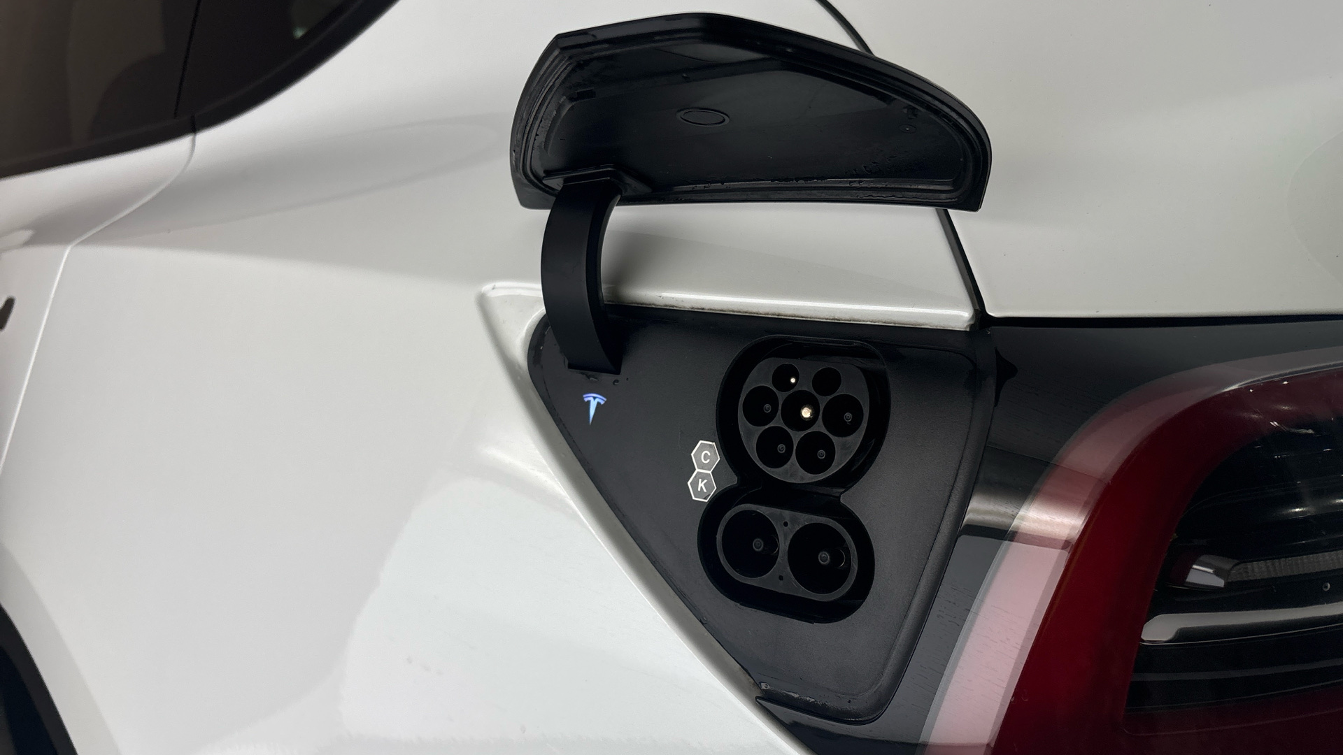 4020646 Long Range AWD 5dr Auto