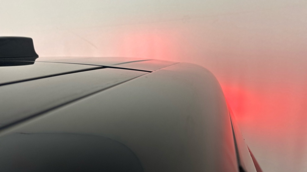 LAND ROVER RANGE ROVER SPORT Dent