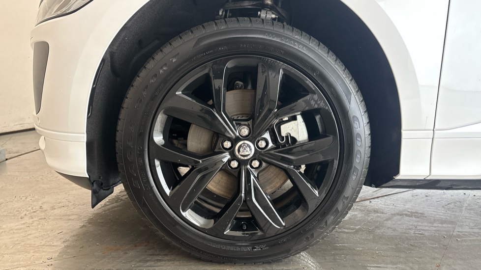 JAGUAR I-PACE Image 17