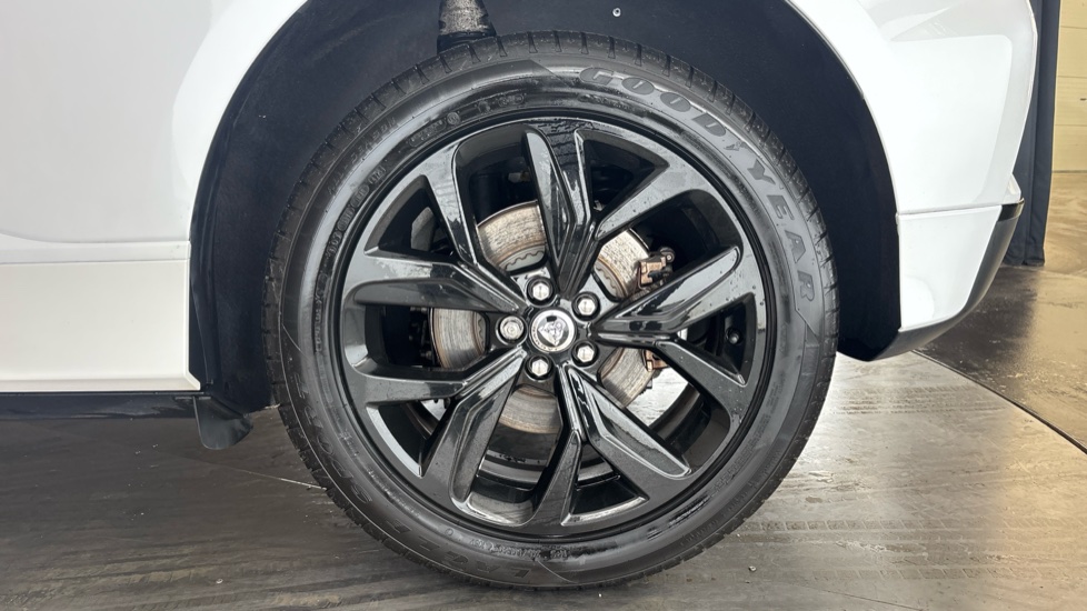 JAGUAR I-PACE Image 18