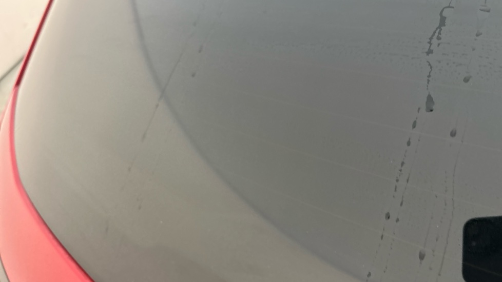 PEUGEOT 208 scratches