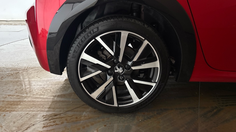 PEUGEOT 208 Image 19