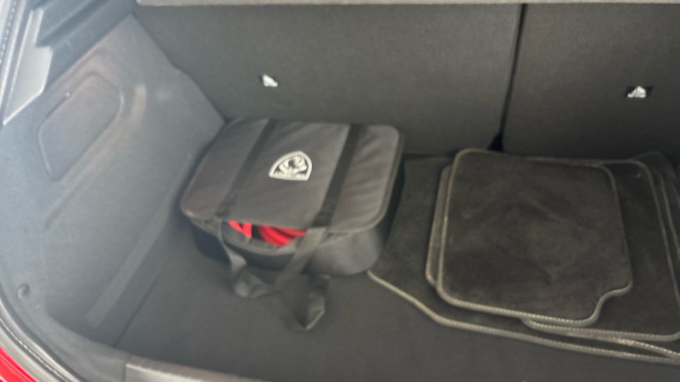 PEUGEOT 208 Image 22