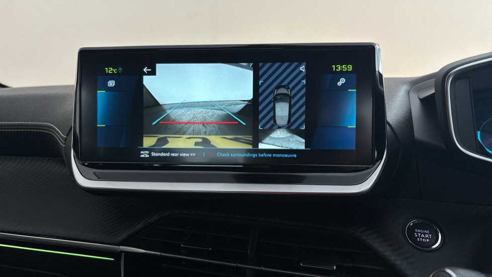 PEUGEOT 208 reverse camera