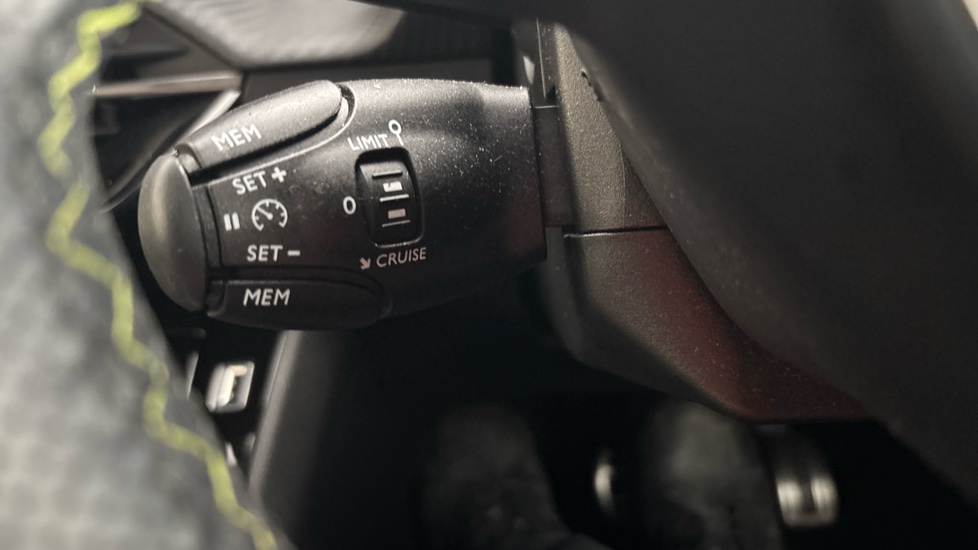 PEUGEOT 208 cruise control