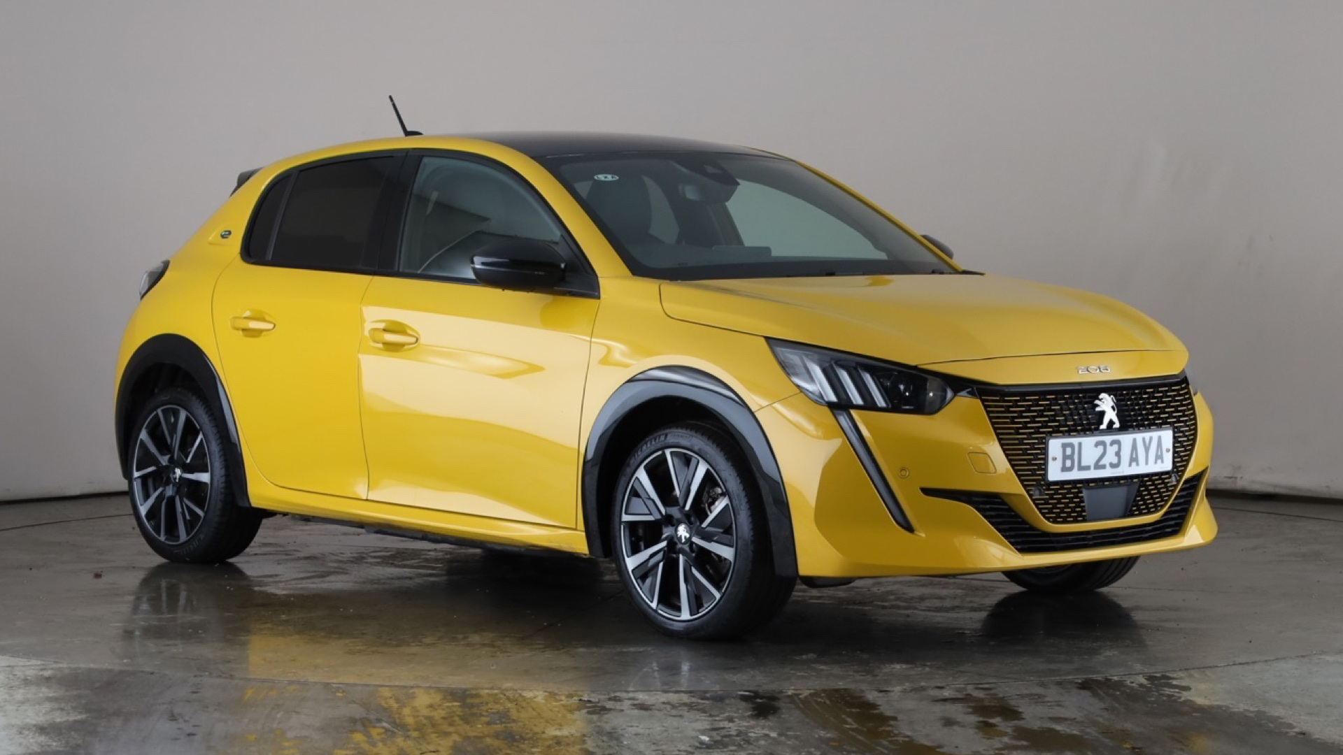 4020659 100kW GT 50kWh 5dr Auto