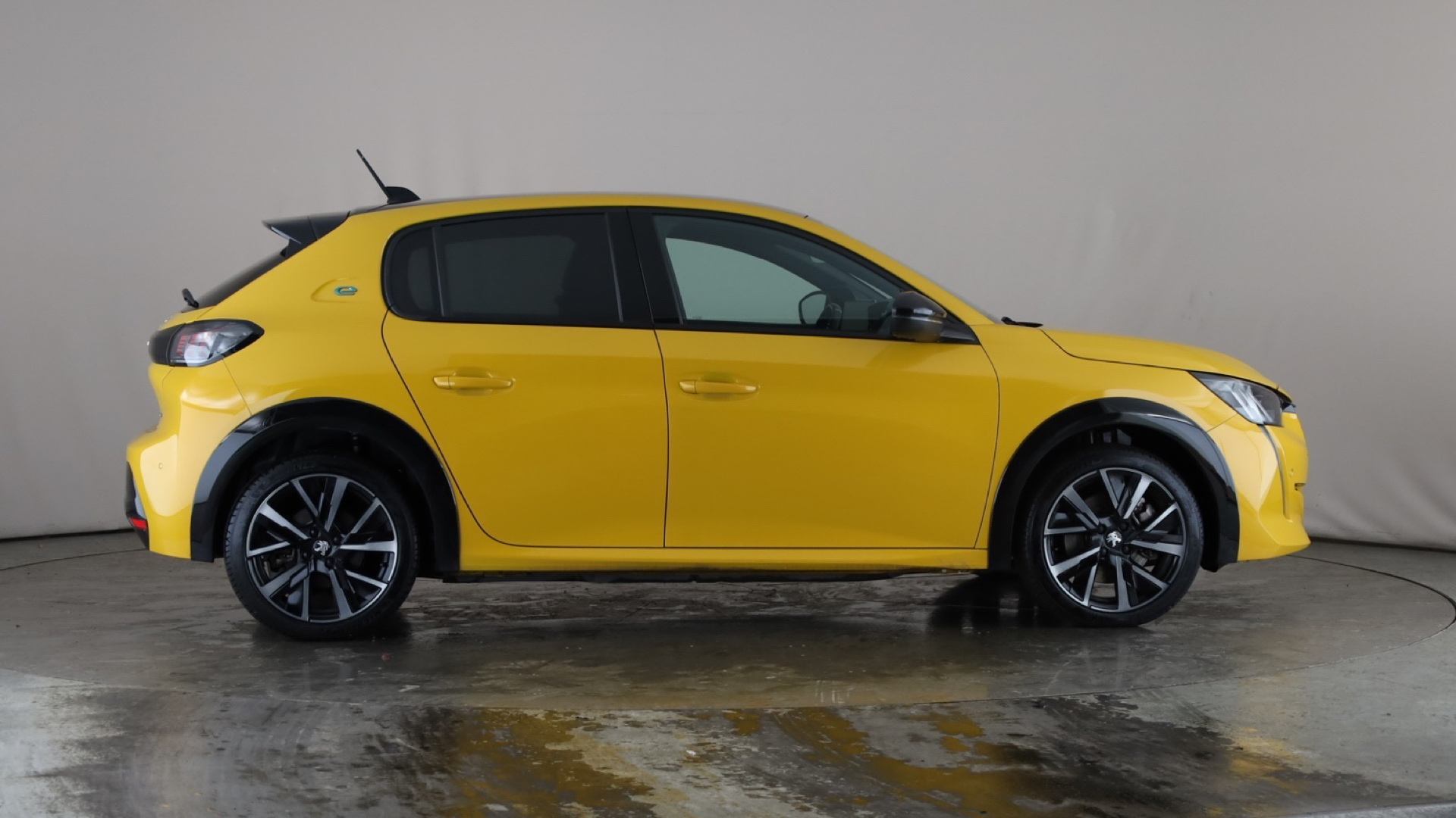 4020659 100kW GT 50kWh 5dr Auto