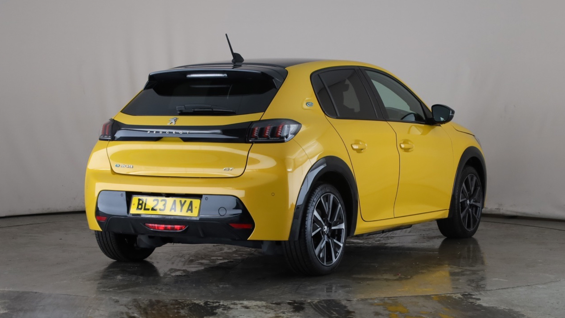 4020659 100kW GT 50kWh 5dr Auto