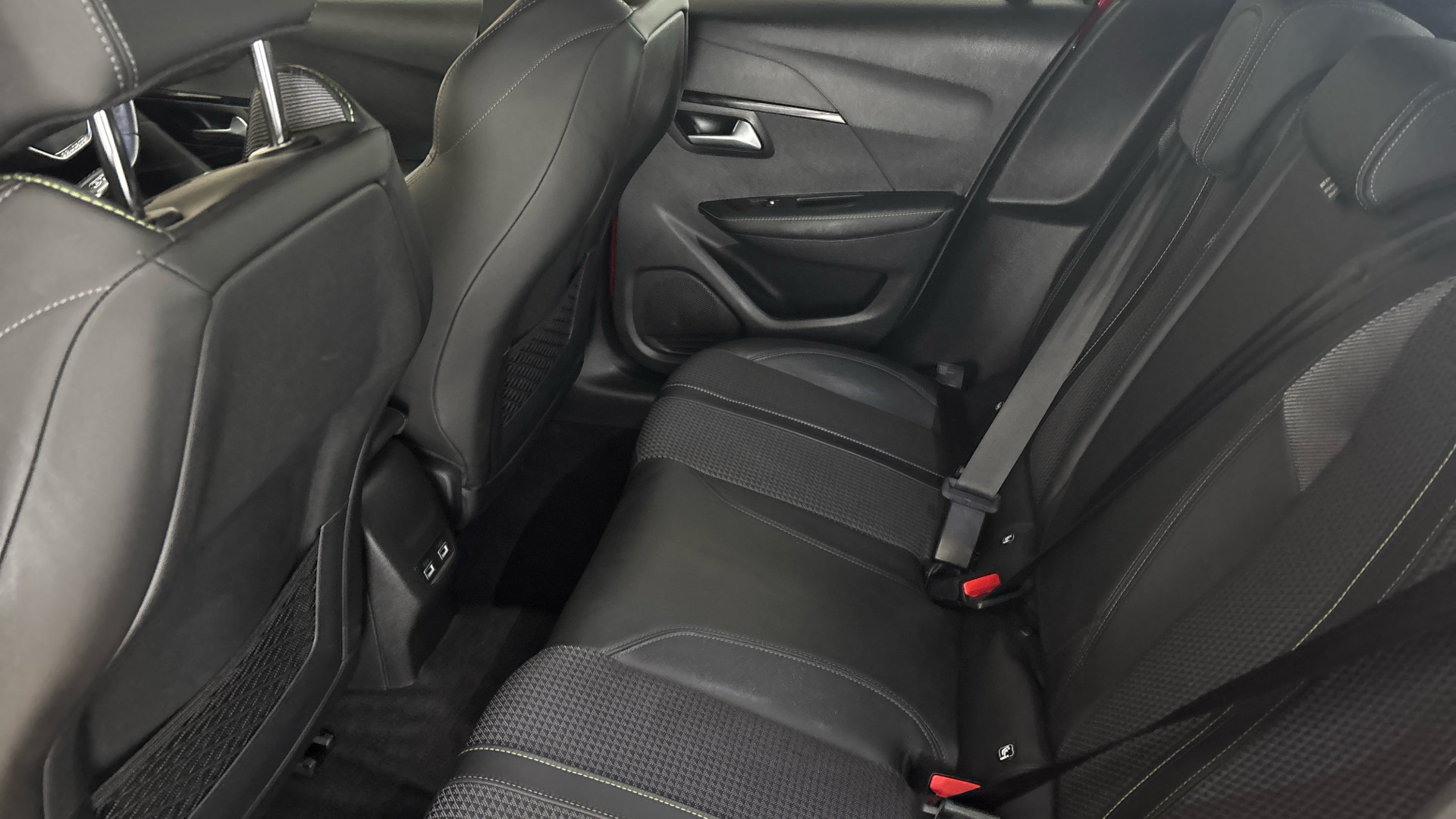 4060172 100kW GT 50kWh 5dr Auto