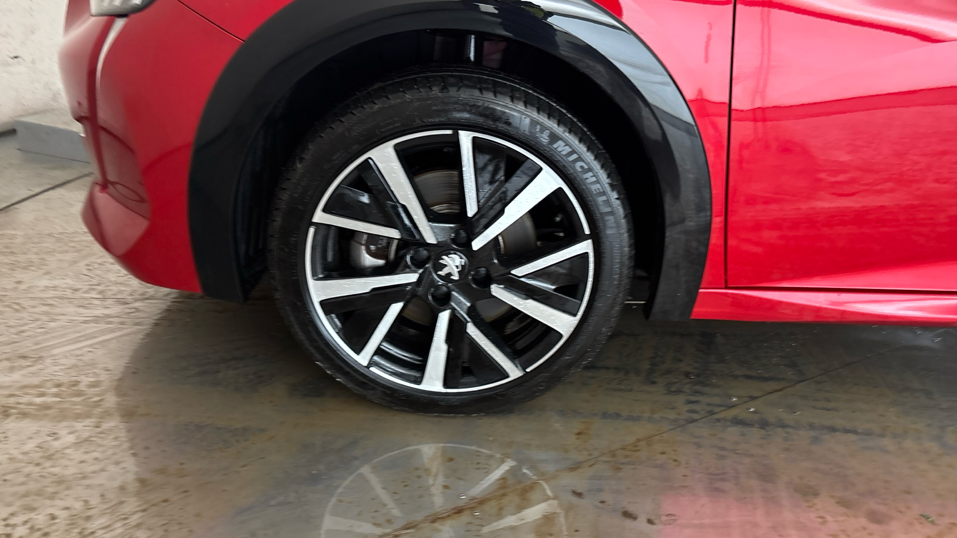 4060172 100kW GT 50kWh 5dr Auto