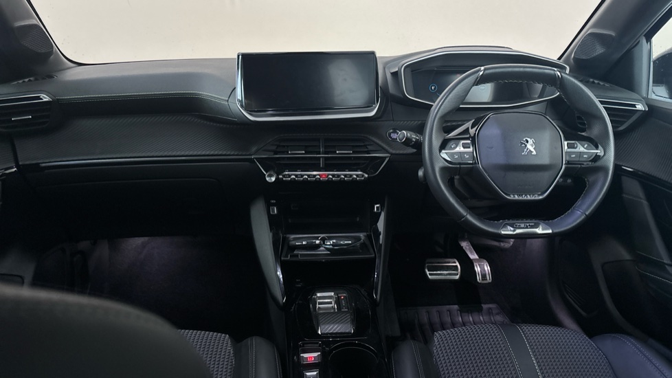 PEUGEOT 208 Image 11