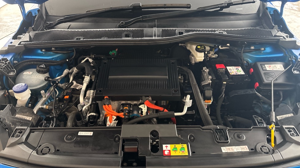 PEUGEOT 208 Image 16