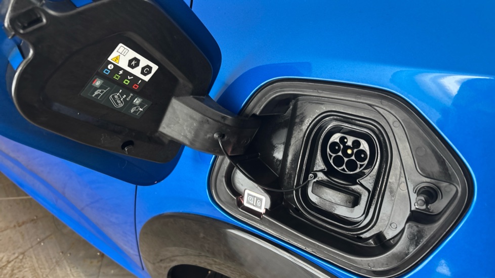 PEUGEOT 208 Image 21