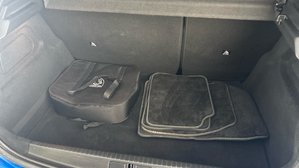 PEUGEOT 208 Image 22