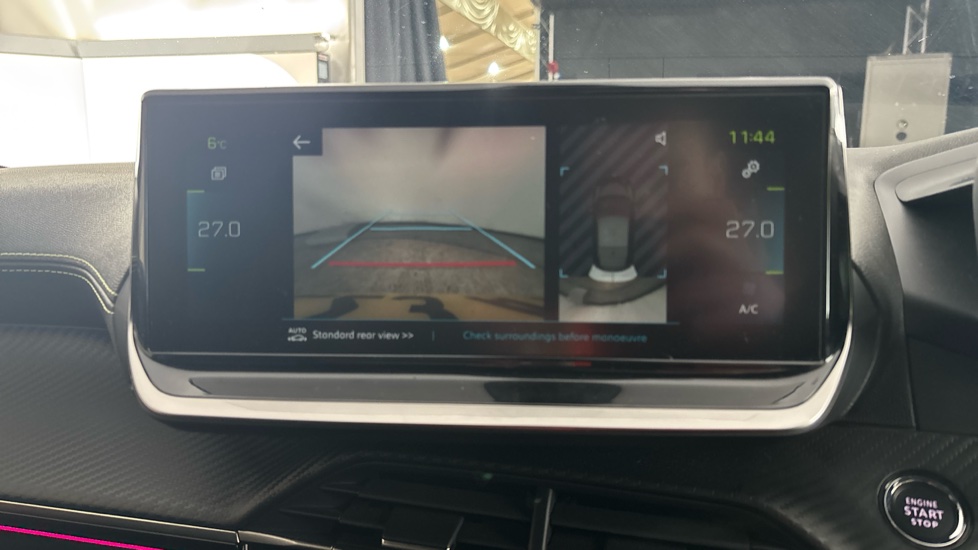 PEUGEOT 208 reverse camera