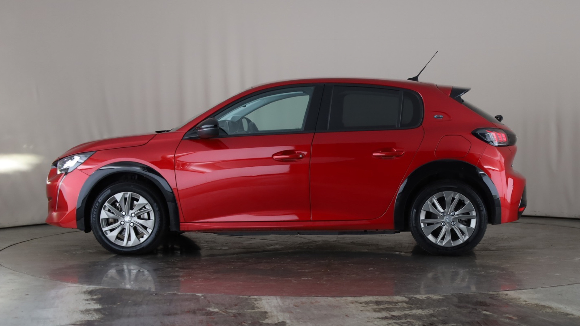 Peugeot 208 100kW Allure Premium + 50kWh 5dr Auto