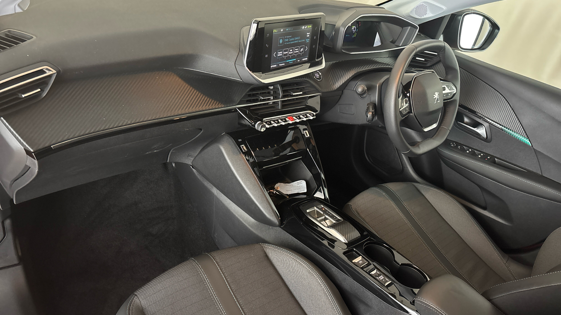 Peugeot 208 100kW Allure Premium + 50kWh 5dr Auto