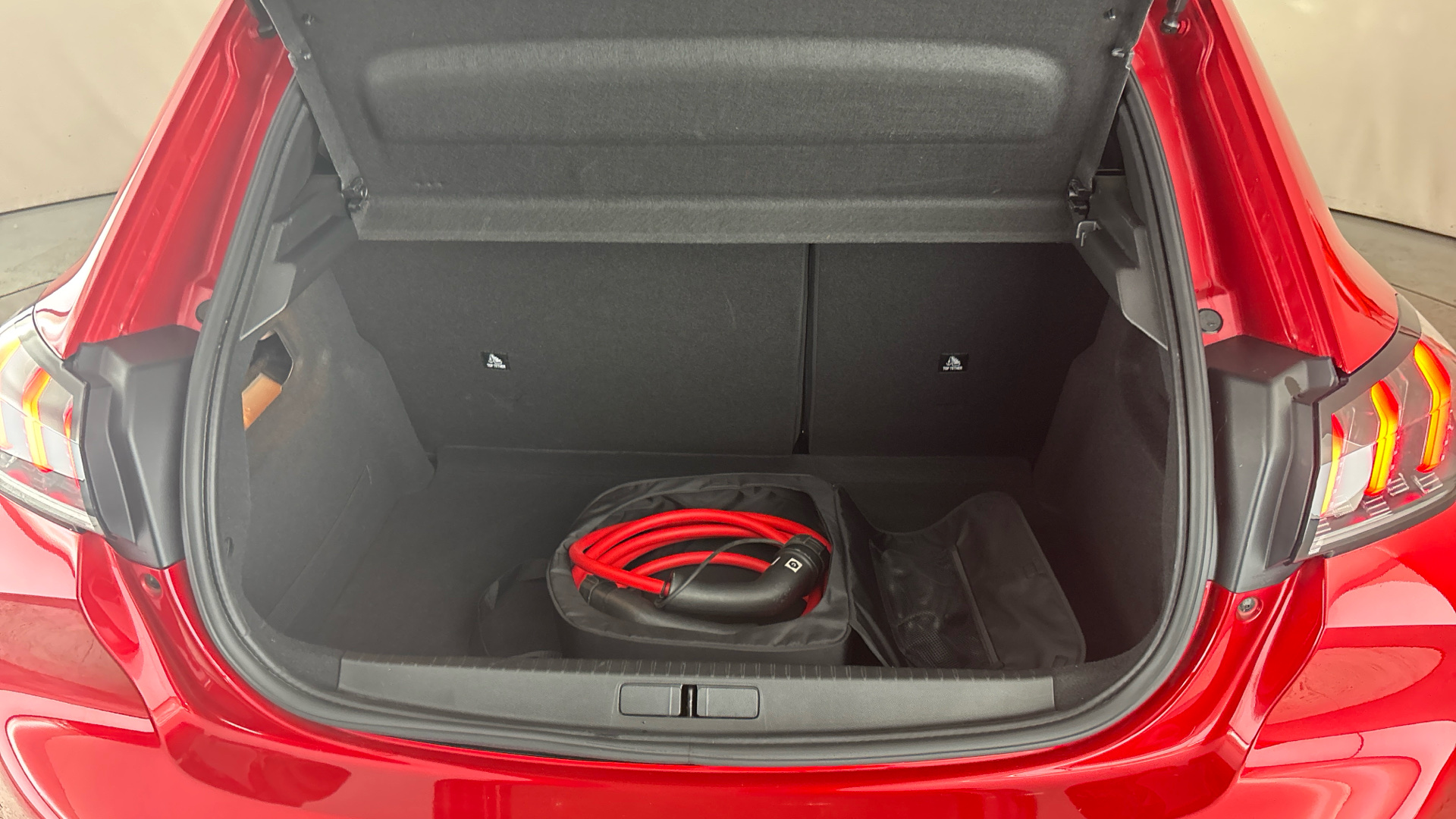 Peugeot 208 100kW Allure Premium + 50kWh 5dr Auto