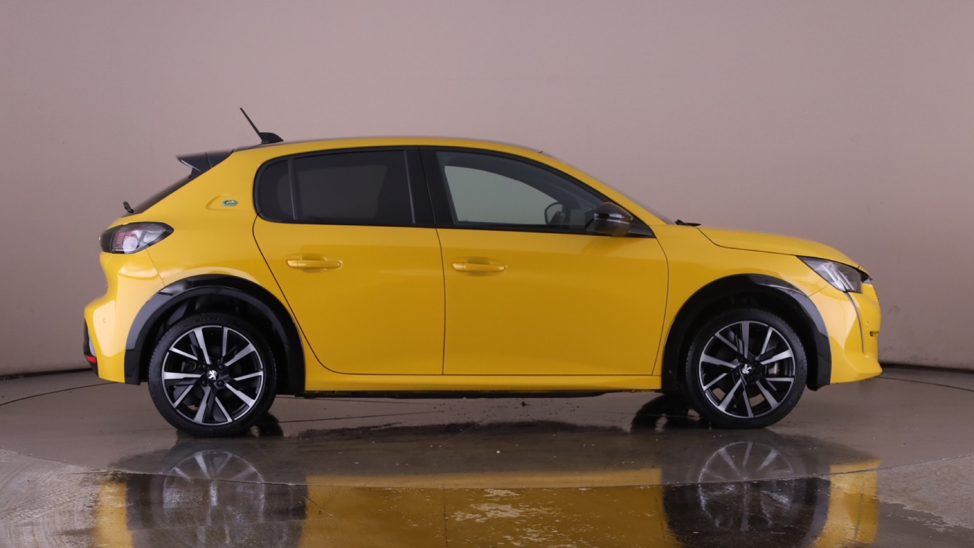 4020794 100kW GT 50kWh 5dr Auto