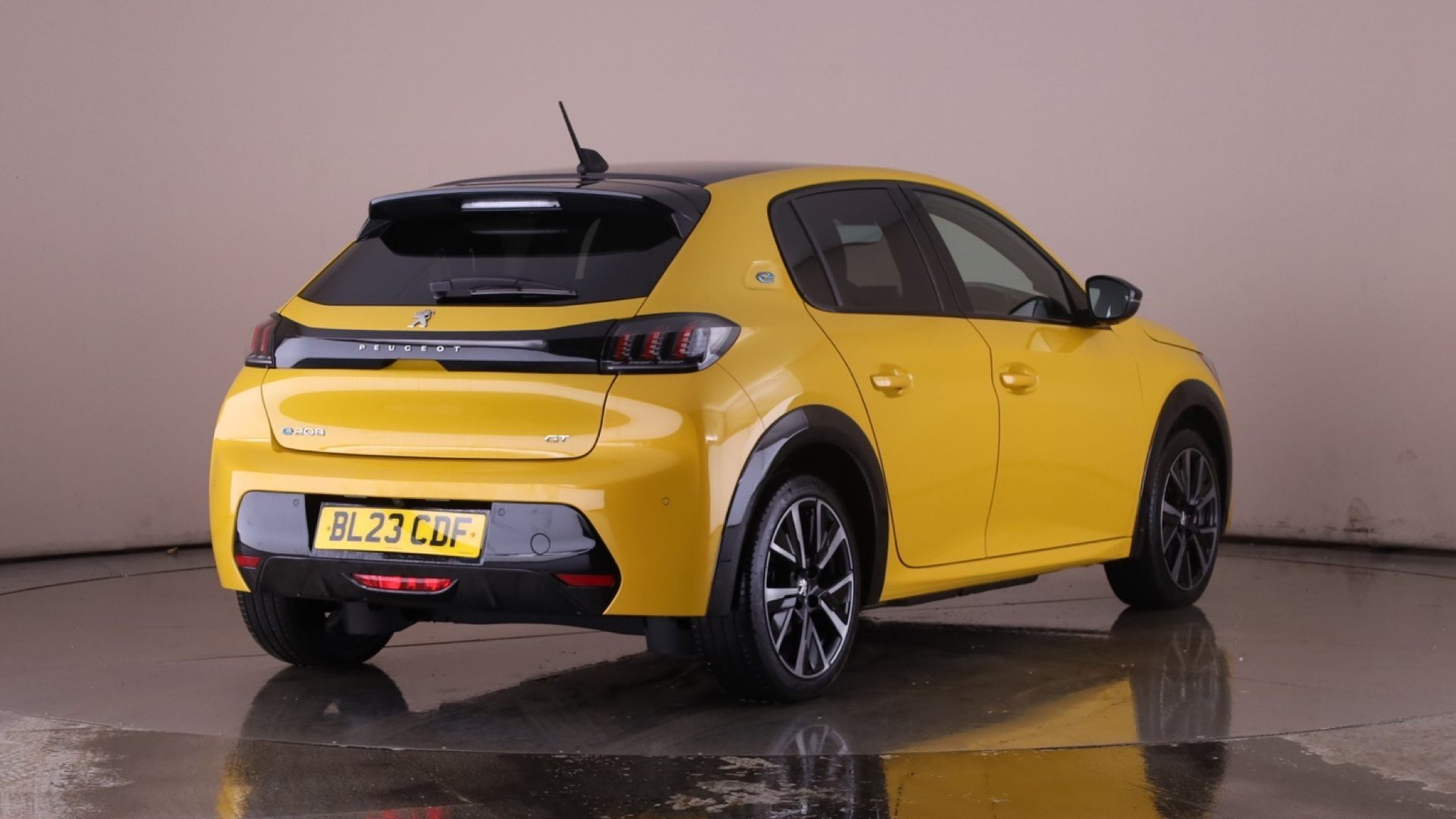 4020794 100kW GT 50kWh 5dr Auto