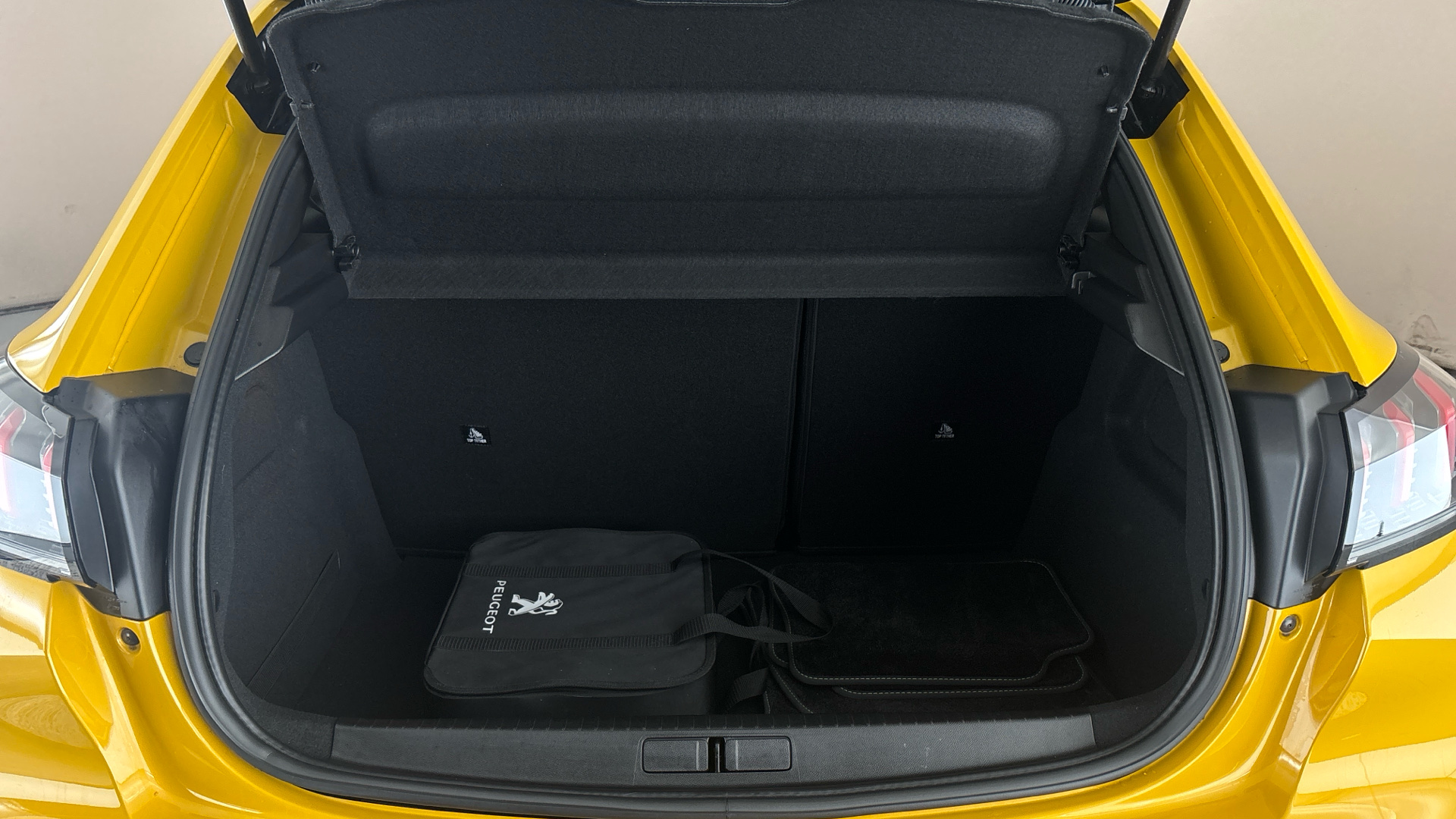 4020794 100kW GT 50kWh 5dr Auto