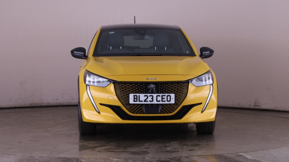 PEUGEOT 208 Image 8