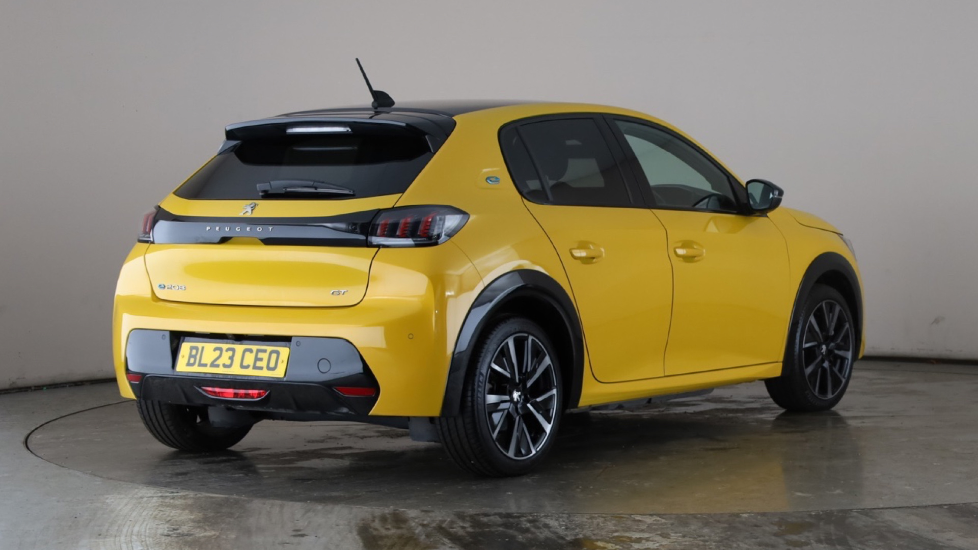 4020845 100kW GT 50kWh 5dr Auto