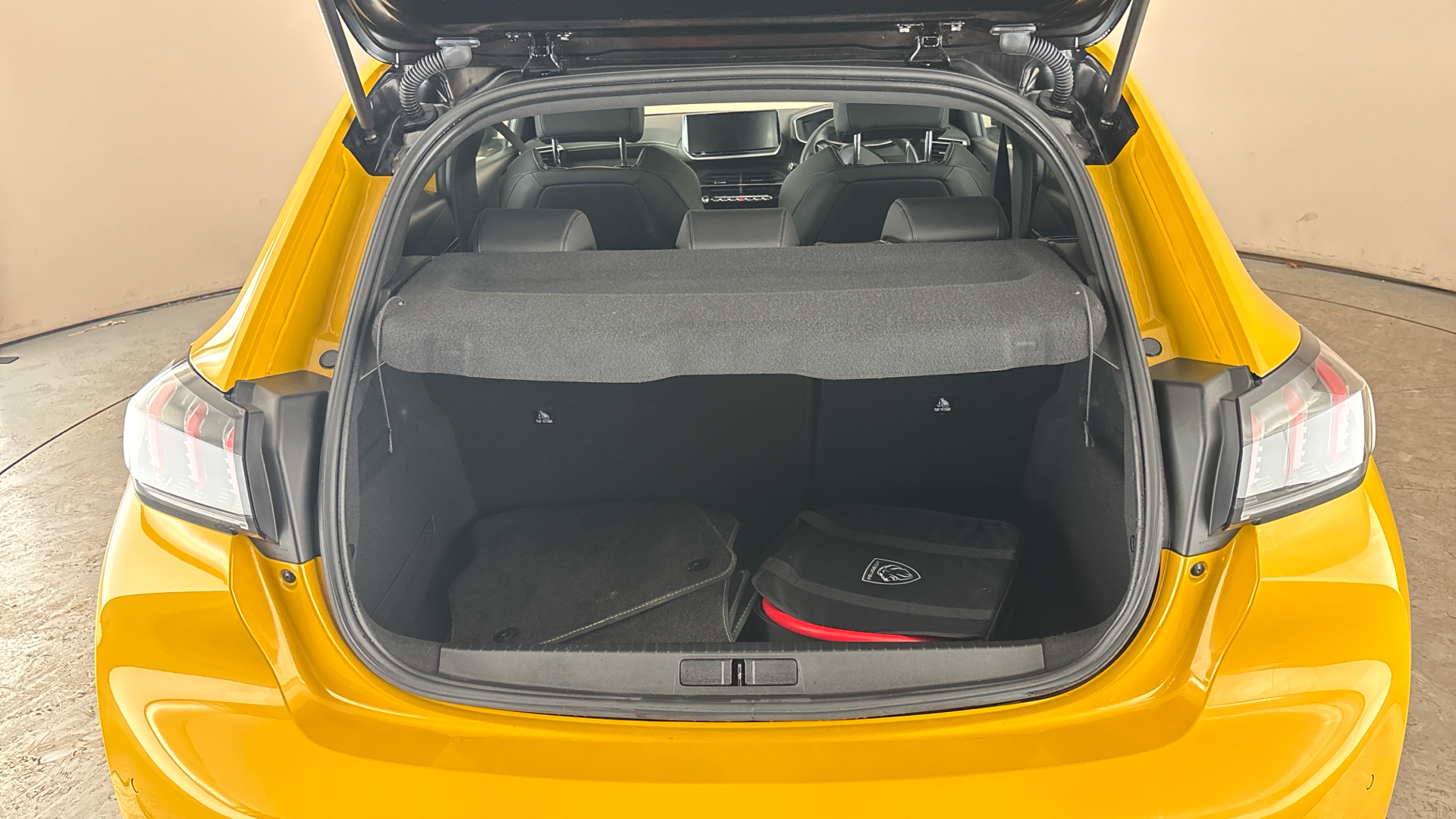 4020845 100kW GT 50kWh 5dr Auto