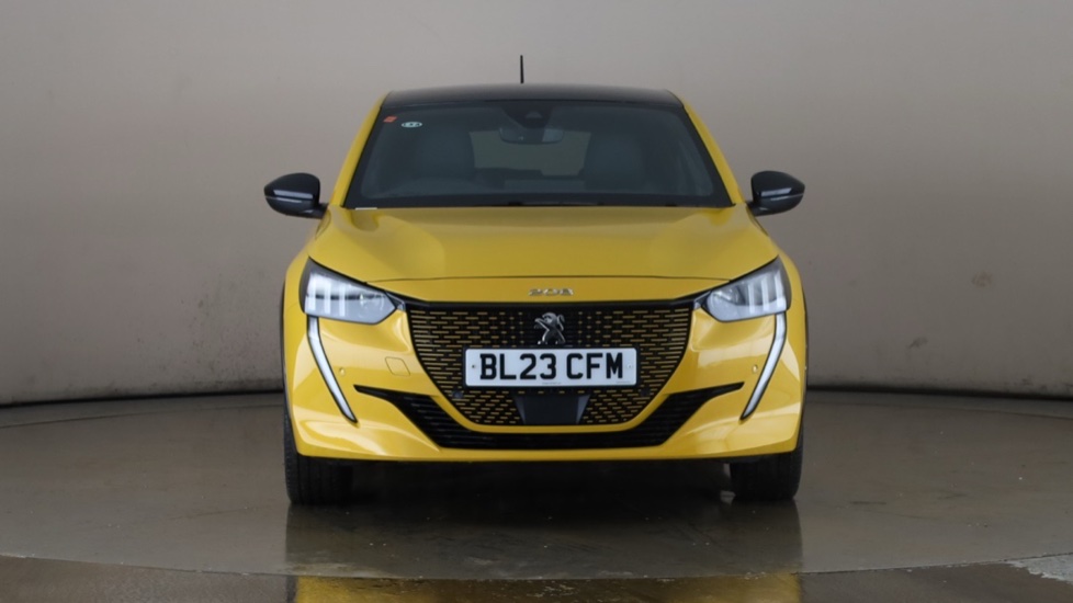 PEUGEOT 208 Image 8
