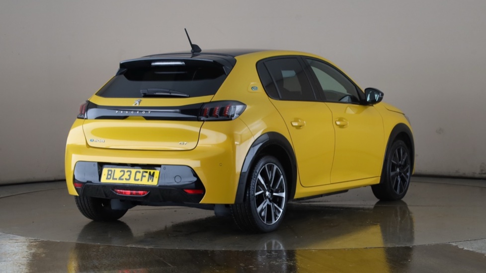PEUGEOT 208 Image 5
