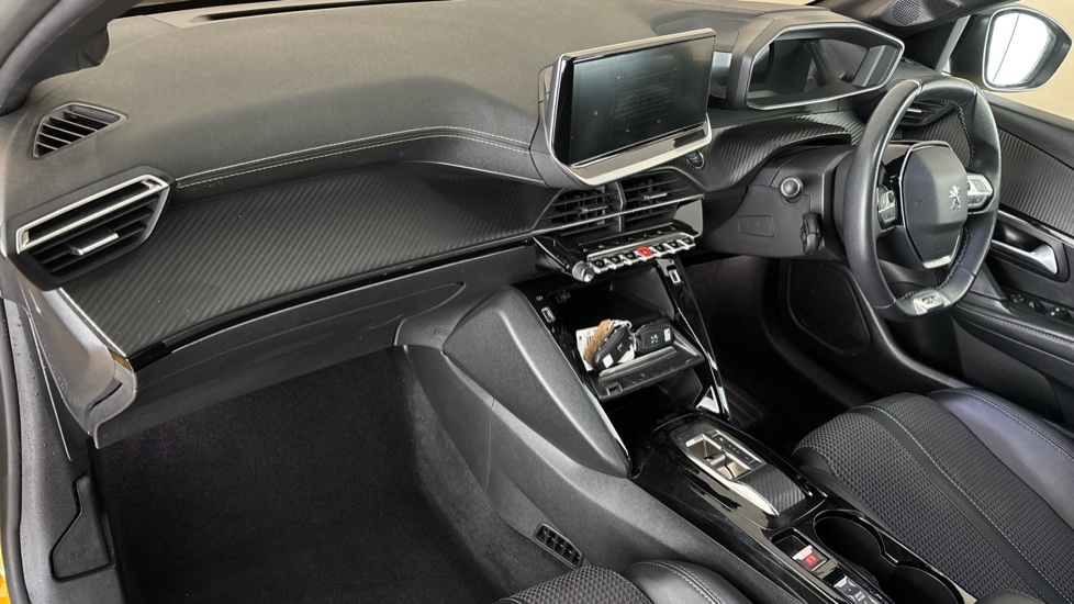 PEUGEOT 208 Image 10