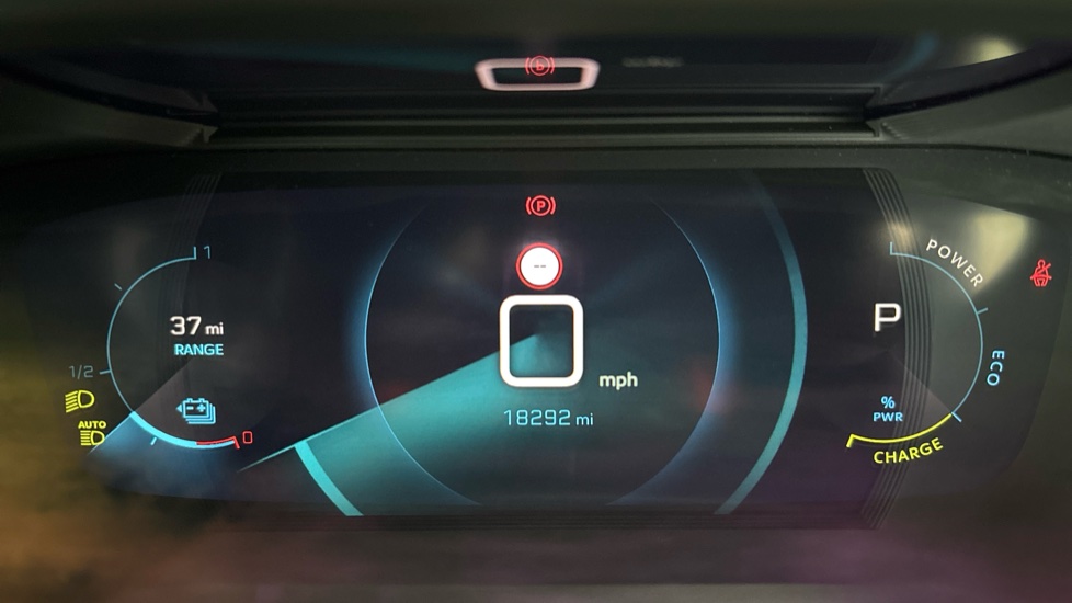 PEUGEOT 208 Image 13