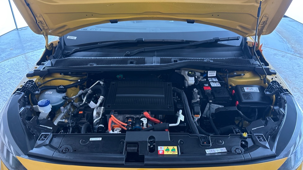 PEUGEOT 208 Image 16