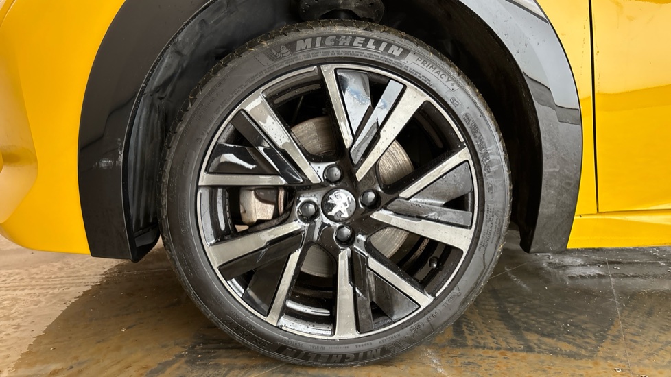 PEUGEOT 208 Image 17