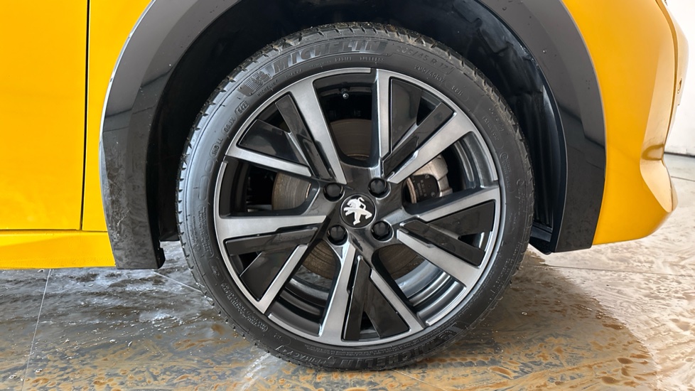 PEUGEOT 208 Image 20
