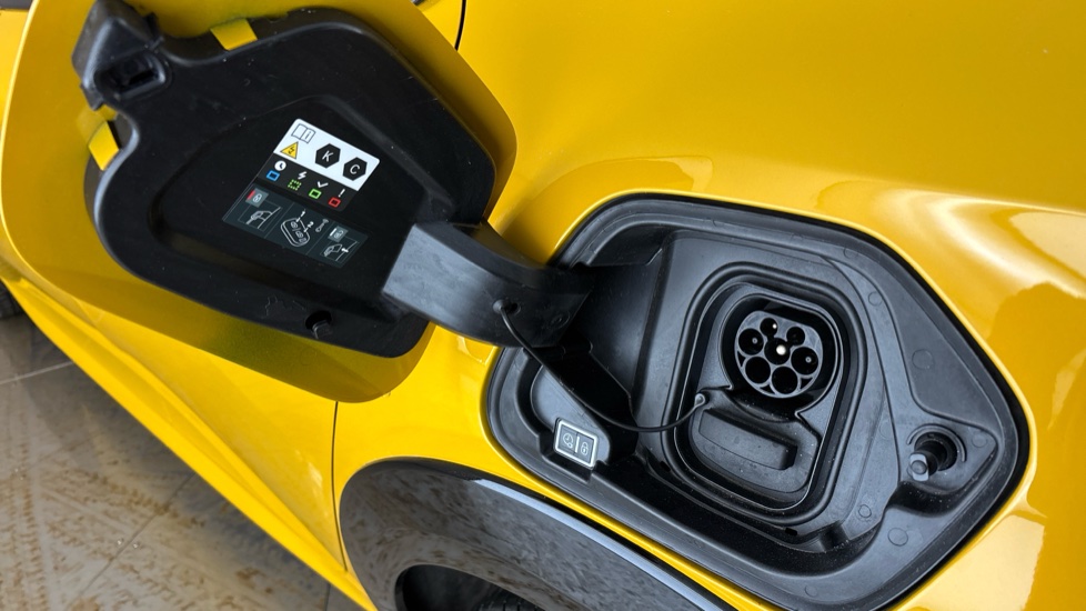 PEUGEOT 208 Image 21