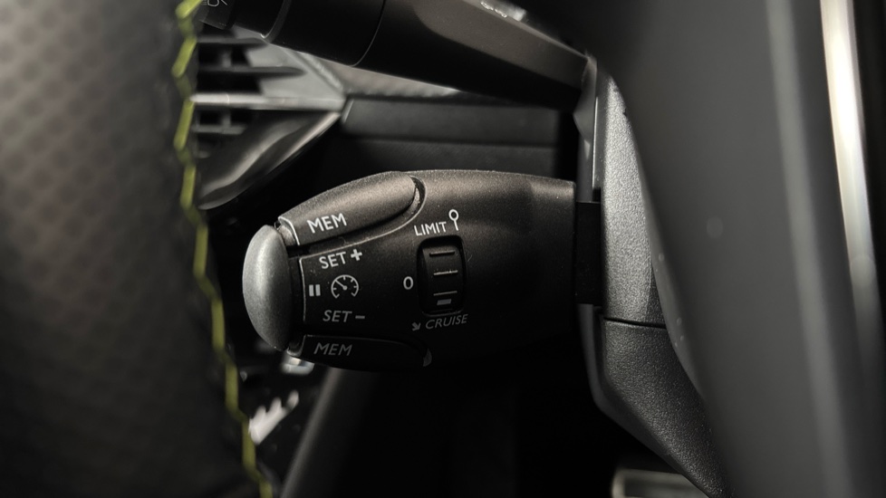 PEUGEOT 208 Cruise control