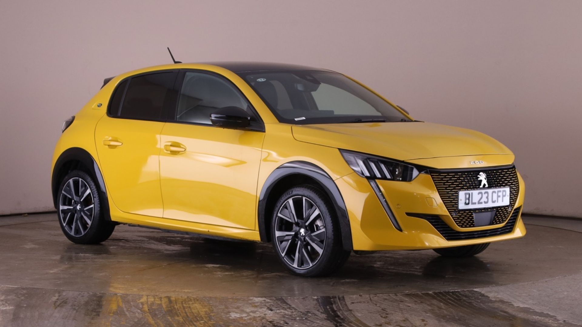 4020827 100kW GT 50kWh 5dr Auto