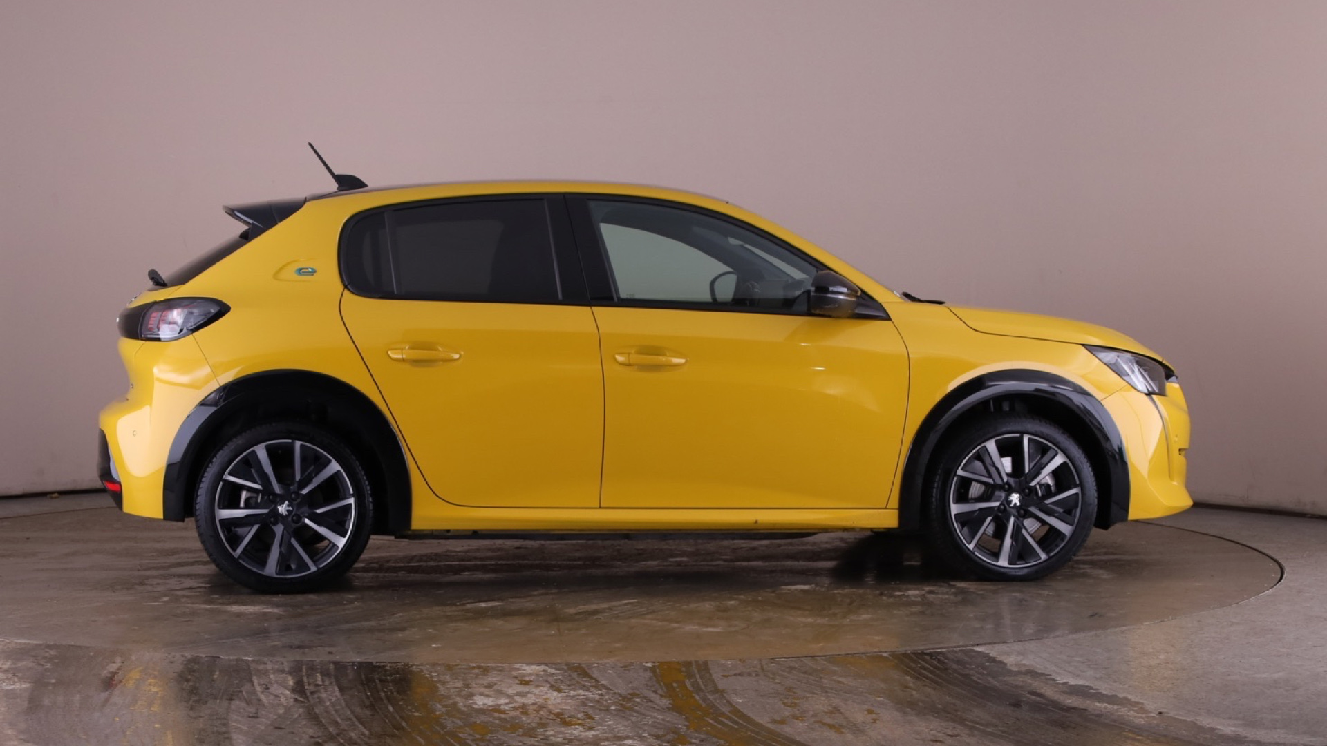 4020827 100kW GT 50kWh 5dr Auto