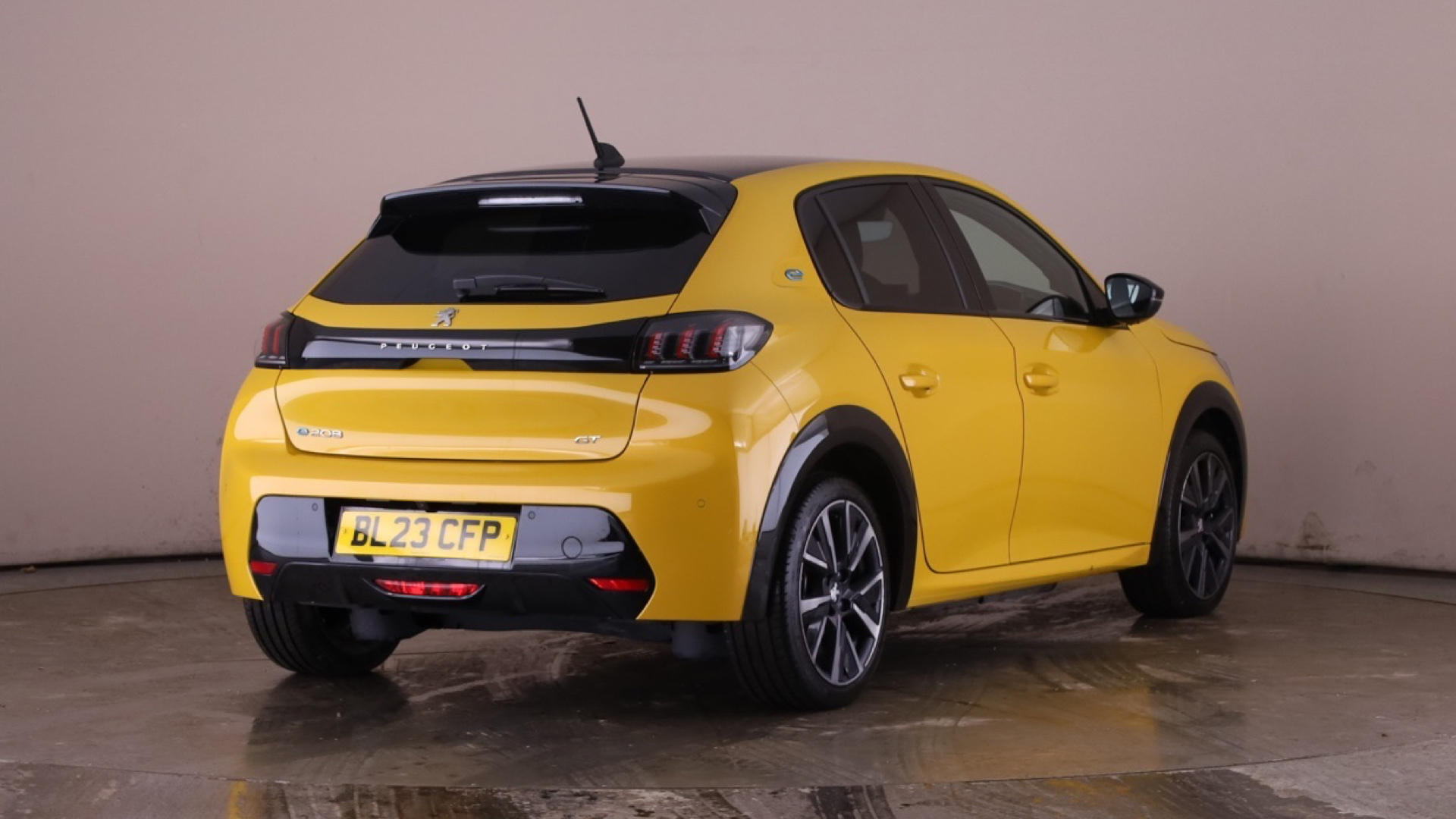 4020827 100kW GT 50kWh 5dr Auto