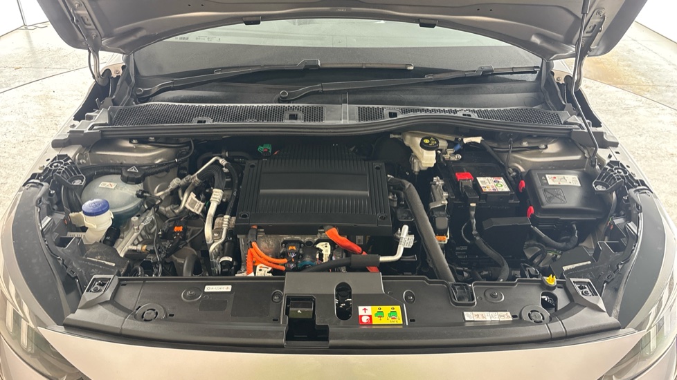 PEUGEOT 208 Image 16