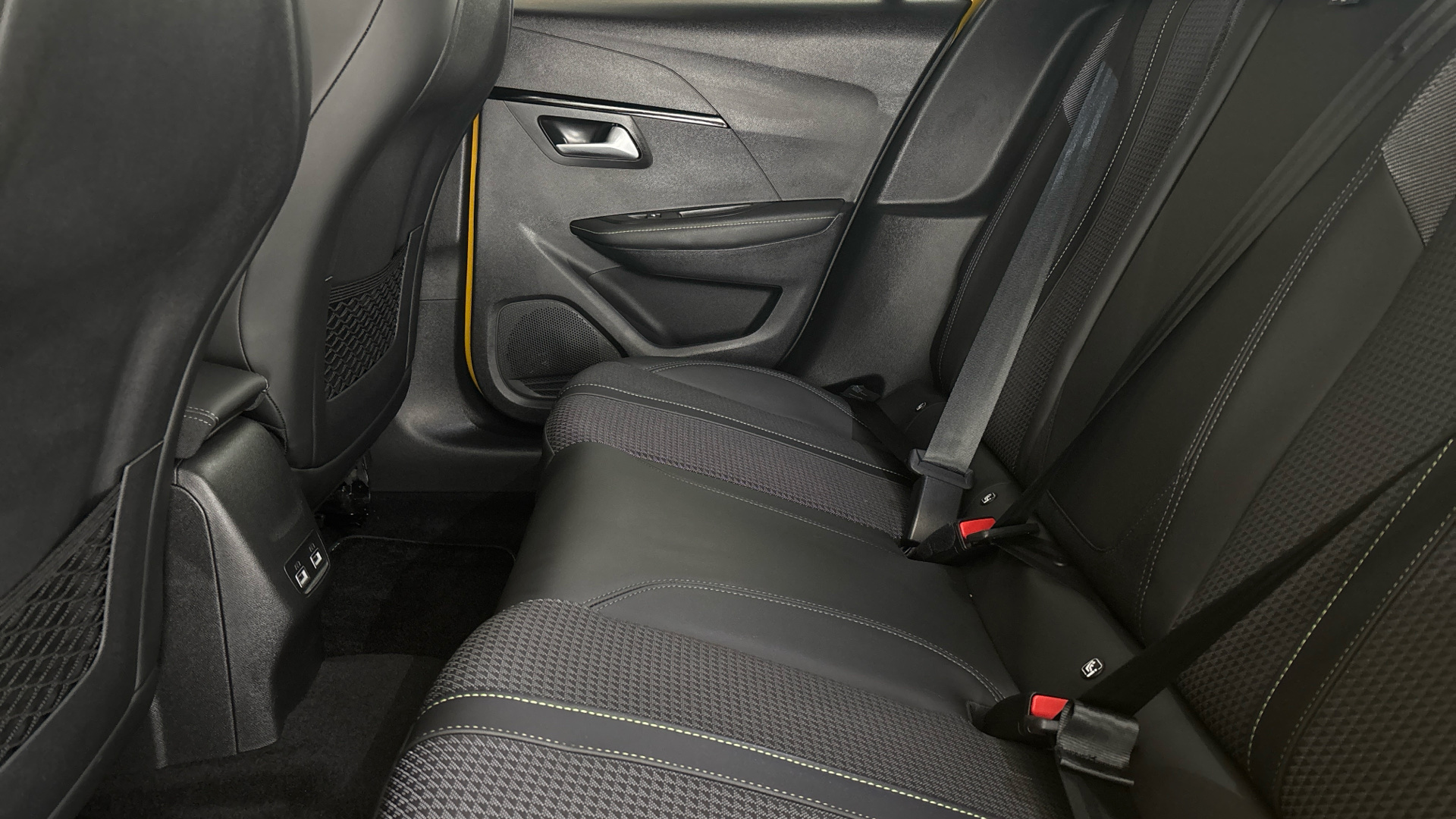 4020711 100kW GT 50kWh 5dr Auto