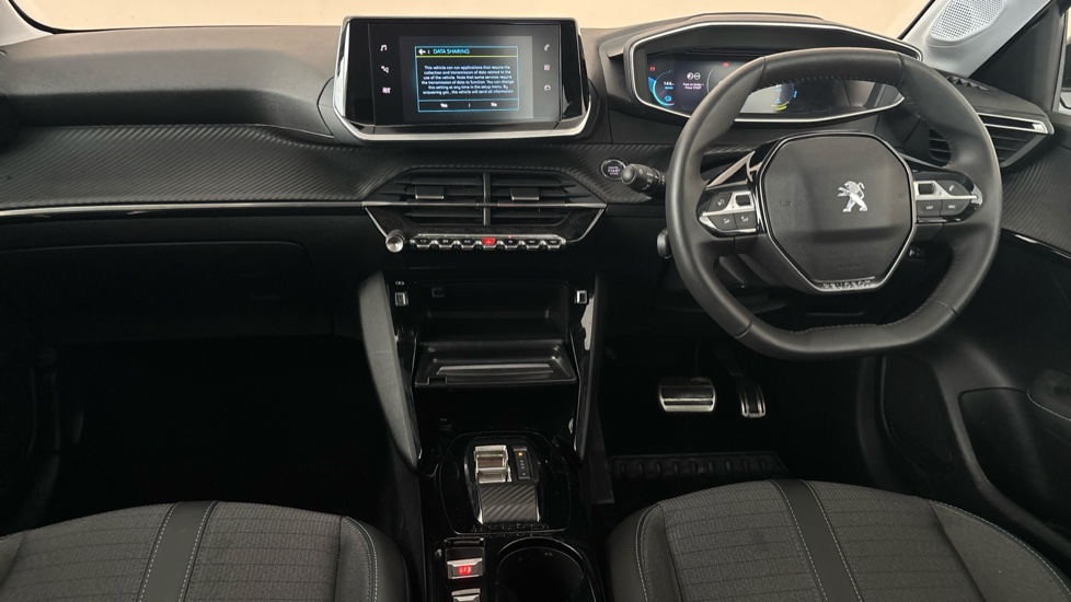 PEUGEOT 208 Image 11