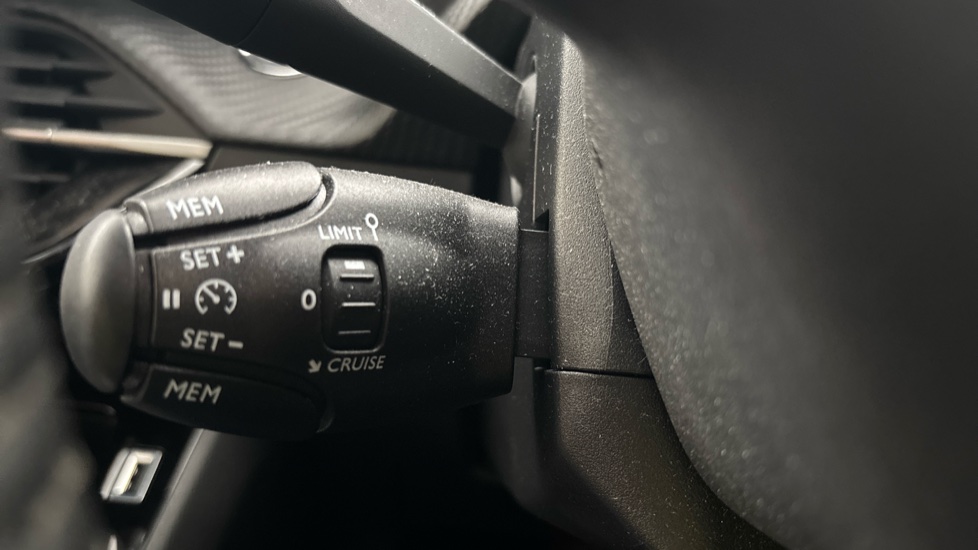 PEUGEOT 208 cruise control